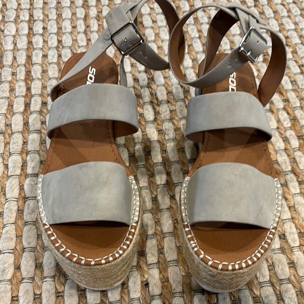 Soda Gray Platform Sandals Size 10